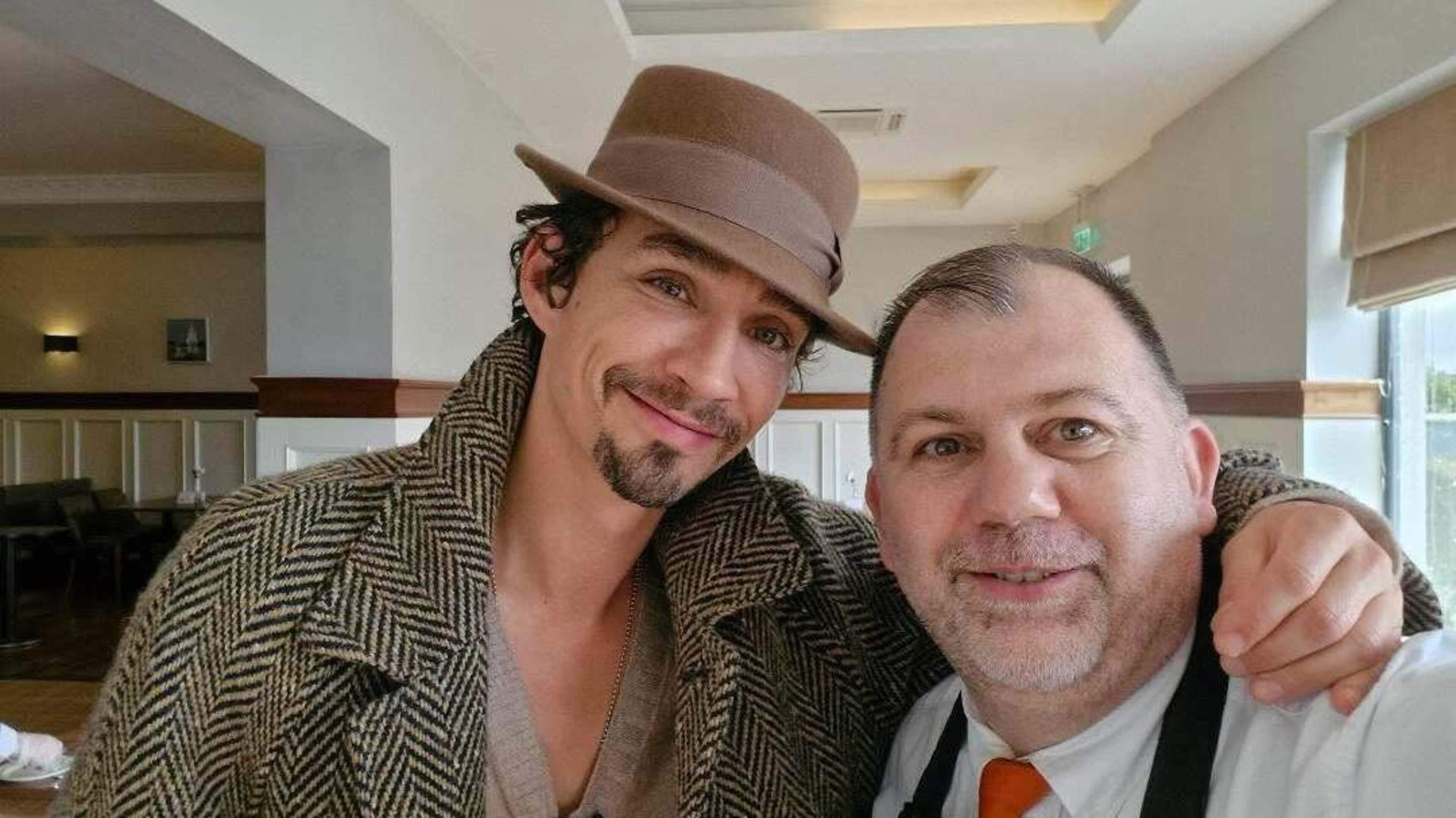 Actor Robert Sheehan ‘delights’ Galway hotel staff with visit as star poses for photo
